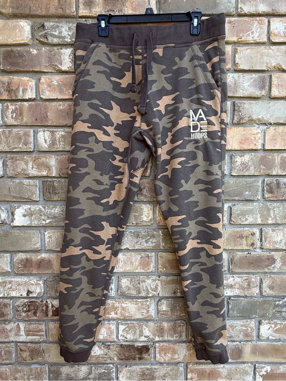 Made HOOPS Camouflage Fleece Lined Joggers Sweatpants Men’s Size L